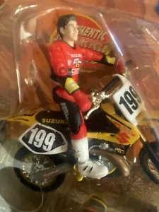 Travis Pastrana ROAD CHAMPS MXS Moto X Dirt Bike Click N GRIP Suzuki 125 on card - Picture 1 of 5