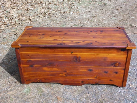 Vintage Large Solid Cedar Trunk Blanket Chest Bed Bench Coffee Table Cover