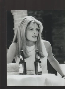 8X10 B&W PHOTO OF-CLOSE UP- RENEE RUSSO - Picture 1 of 1