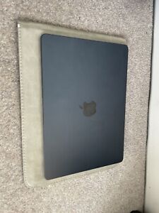Apple MacBook Air 13.6" (256GB SSD, M2, 8GB) Laptop (model: A2681)