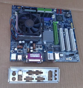 Retro Motherboard Gigabyte GA-K8VM800M with AMD Sempron 2600+ CPU, 512 MB RAM - Picture 1 of 8