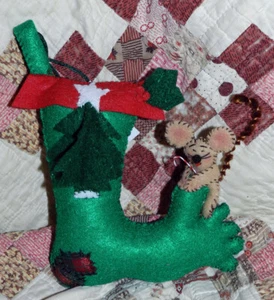 SUPER CUTE VINTAGE ELF BOOT/SHOE ORNAMENT WITH MOUSE! HAND STITCHED! LOOK! 4 - Imagen 1 de 2