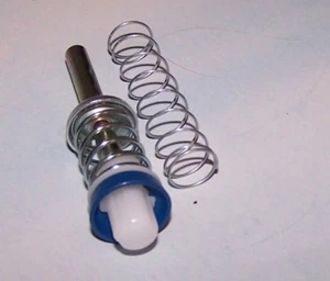 Conjunto de bomba aceleradora carburador Rochester Quadrajet Chevy 1973-78 - Imagen 1 de 4