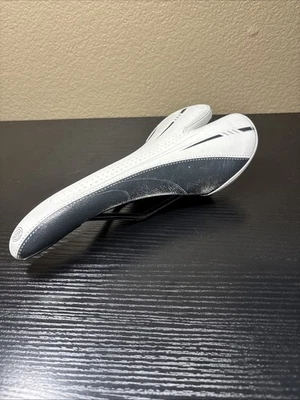 Sillín de asiento de bicicleta Bontrager blanco y negro ¡¡LEER DESCRIPCIÓN!!! Foto 1 de 4