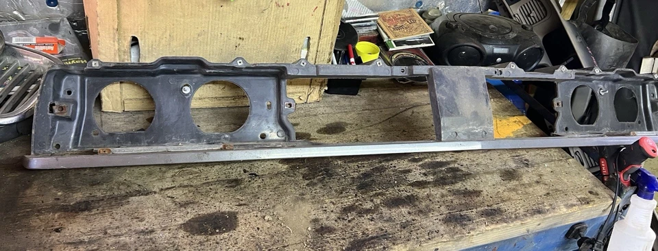 Oldsmobile 98 1986-1987 noventa y ocho panel de cabezal panel de montaje de faros OEM Foto 1 de 4