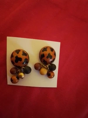 leopard ear rings - Image 1 of 2