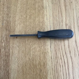 SNAP ON TOOLS - Flat Tip Screwdriver, Black Shaft & Handle,# GSSD143   USA - Picture 1 of 4