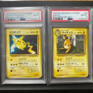 PSA 8 Secuencial Pikachu y Raichu Inicio Rápido Regalo Antiguo Espalda Pokémon 025 026 - Imagen 1 de 3
