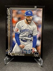 2025 Topps Serie 2 Lucas Erceg #377 Nero Parallelo /74 - Foto 1 di 2