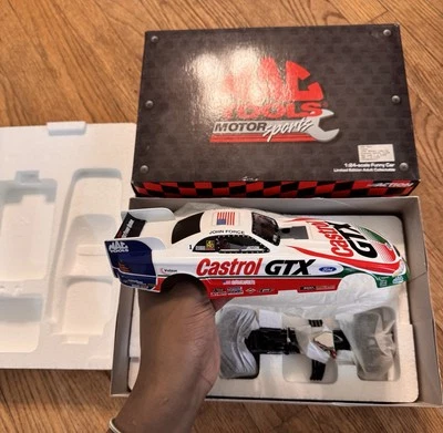 Acción escala 1:24 John Force Castrol GTX Funny Car Mac Tools 1998 Mustang Foto 1 de 3