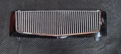 Parrilla vertical metálica Cadillac Escalade 2002-2006 Foto 1 de 4