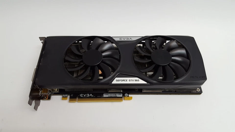 Tarjeta de video EVGA Nvidia GeForce GTX 960 4 GB GDDR5 PCI Express x16 Foto 1 de 3
