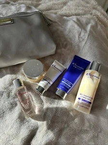 Elemis - Travel Gift Set & Cosmetic Bag - Picture 1 of 9