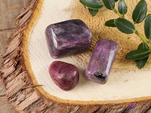 Piedras de cristales curativos caídos de rubí, piedra de nacimiento, cuidado personal, regalo único, E0856 - Imagen 1 de 10