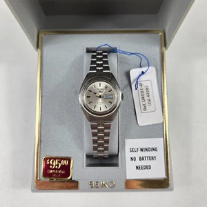 Vintage Seiko 5 4206-0010 Day Date Silver Dial Automatic Women's Watch 25mm NOS - Picture 1 of 11
