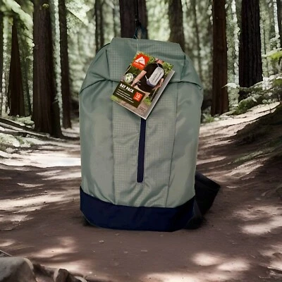 NWT Ozark Trail 10 L Day/Hiking Pack Lightweight Light Green/Navy - Image 1 of 4
