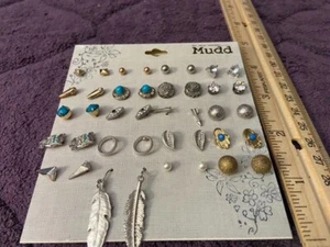 MUDD 20 PAIRS OF VARIOUS POST EARRINGS E45 - Picture 1 of 1