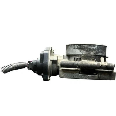 2004 GMC Sierra 2500HD 6.0L Throttle Body Valve Assembly 03 04 05 06 07 OEM - Image 1 of 4