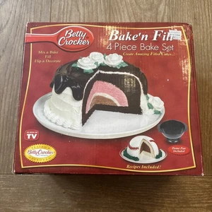 Betty Crocker Bake 'n Fill Kuchenform Set mit Kuppel 4 Stück NEU Neu im Karton - Bild 1 von 5