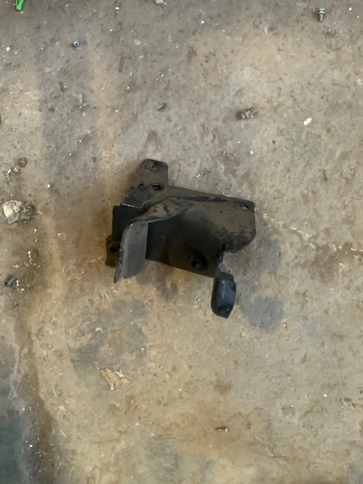 04 05 06 07 08 Dodge Durango 4.7 soporte de montaje motor 2004 2005 2006 2008 Foto 1 de 3