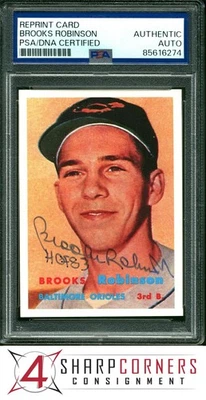 1997 TOPPS SIGNED REPRINT CARD #13 BROOKS ROBINSON HOF PSA AUTHENTIC DNA AUTO - Image 1 of 2