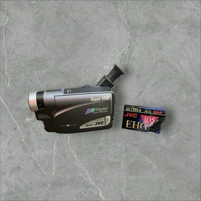 JVC GR-SX851U Compact VHS-C Camcorder - Tested and Works Battery And Tape - Image 1 of 4