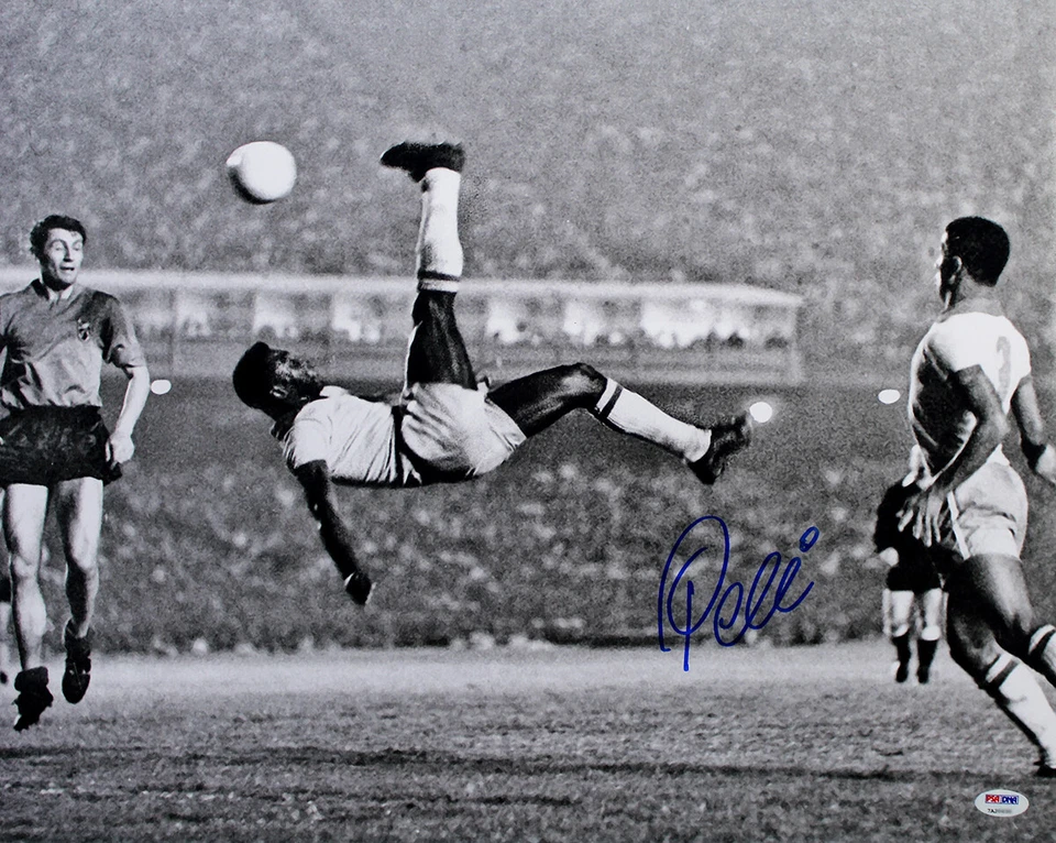 Pele Signed Autographed Brazil Bicycle Kick 16x20 Photo PSA - Image 1 of 1