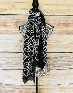 Vera Bradley Black & White Geometric Print Concerto Soft Fringe Rayon Scarf NWOT - Picture 1 of 7