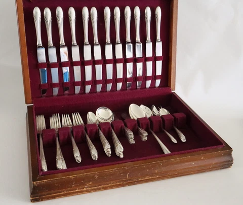 Antique, Towle Sterling Silver Flatware Service. 72 pic Cover
