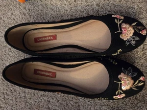 Women's Unionbay Black Floral Flats Size 9 - Picture 1 of 7