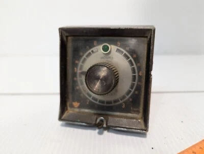 Eagle Signal HP58A6 timer, 0-5 hours, analog, used - Image 1 of 3