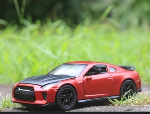Nissan GTR 1/36 Metalldruckguss Auto mit Rückzug/Leuchten - Bild 1 von 6