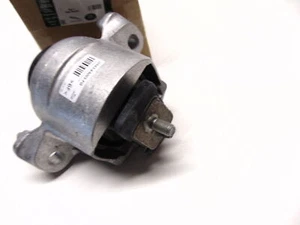 New Genuine Jaguar NEW XF 2.0 Diesel Engine Mount Left or Right T2H52322 - Picture 1 of 6