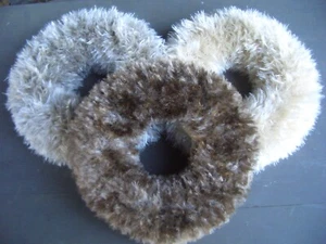 Fellkranz - 4 Farben +  2 Größen zur Wahl - Handarbeit - Tischkranz  - - Bild 1 von 14