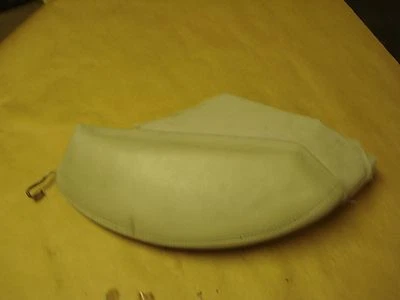 Угловая накладка на заднее сиденье купе Mercedes Benz CLK320 430 98-02 годов выпуска со стороны водителя от оригинального производителя - Изображение 1 из 4