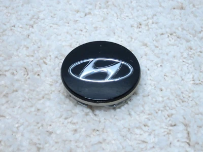 Tapa central negra rueda OEM HYUNDAI AZERA, GENESIS, SANTA FE 52960-3K210 #A-2 Foto 1 de 2
