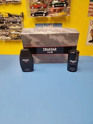 ПАРЕНЬ LAROCHE DRAKKAR НУАР ПОСЛЕ БРИТЬЯ БАЛЬЗАМ И ДЕЗОДОРАНТ «БЕЗ ТУАЛЕТНОЙ ВОДЫ СПРЕЙ» ЧИТАТЬ - Изображение 1 из 4