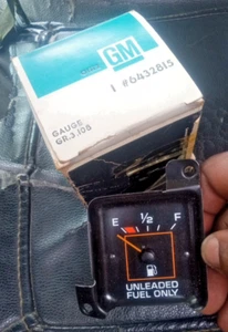 1978-80 Malibu Fuel Gauge NOS 6432815 SWEEPER CLUSTER FC-37DG - Foto 1 di 4
