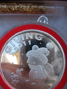 1-OZ 2011 CHRISTMAS TOO CUTE GIFT GIVING ENGRAVABLE.999 SILVER COIN+GOLD - Picture 1 of 10