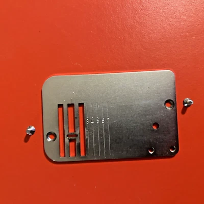 Placa de aguja para máquina de coser Pfaff 1222 OEM # 93-040 086 - 35 Foto 1 de 2