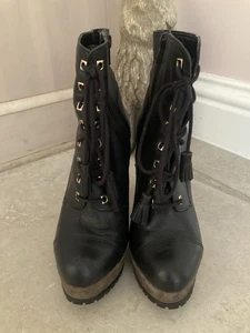 BEAUTIFUL CARVELA BOOTS SIZE UK 4 BLACL LEATHER HIGH HEEL SIDE ZIP WORN ONCE - Picture 1 of 7