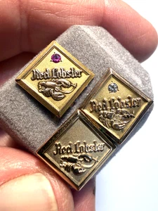 3 prendedores de solapa de servicio al empleado de langosta roja vintage: 1er año, rubí y diamante 1/10 - Imagen 1 de 8
