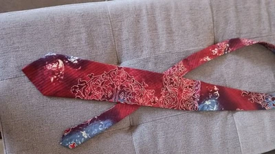 Gravata de seda da Alemanha CANDA, vermelha artisticamente projetada 100% seda 3,5" de largura - Imagem 1 de 4