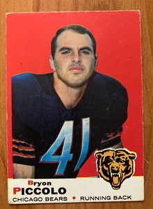 CHICAGO BEARS: 1969 Topps Football #26 Brian Piccolo RC - VG+ - Picture 1 of 1