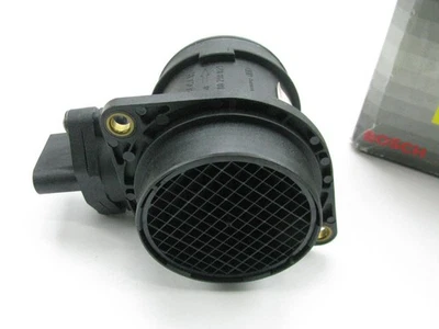 Reman Bosch 0986280209  Mass Air Flow Sensor For 2000-2002 Volkswagen Cabrio - Image 1 of 4