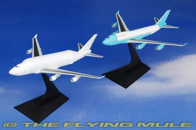 Dragon Models 1:400 Boeing 2-Piece Set - Image 1 of 4
