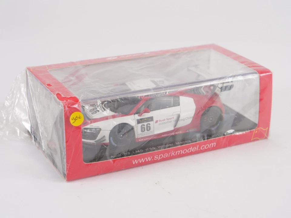 Spark 1/43 Audi R8 Lms #66 Winner Macau Gt Cup 2011 - Image 1 of 4