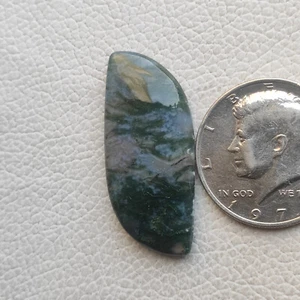 Designer Green moss agate cabochon Translucent green moss agate gemstone R13204 - Picture 1 of 5