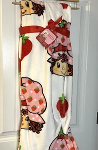 Strawberry Shortcake Faces Plush Throw Blanket 60"x70" NWT - Picture 1 of 7