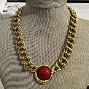 Vintage Trifari Avantgarde Halskette goldfarben Kette rot Anhänger Landebahn - Bild 1 von 6